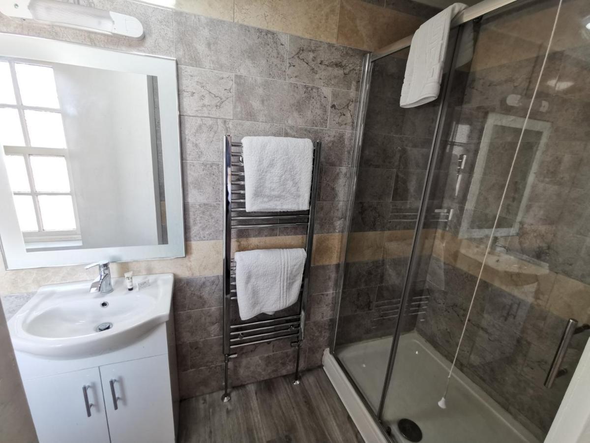 Aspire 860 Otel Colchester Dış mekan fotoğraf